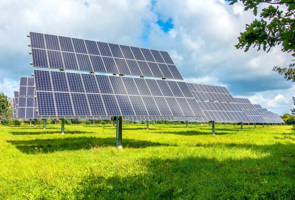 India’s Corporate Giants Lead Green Energy Drive